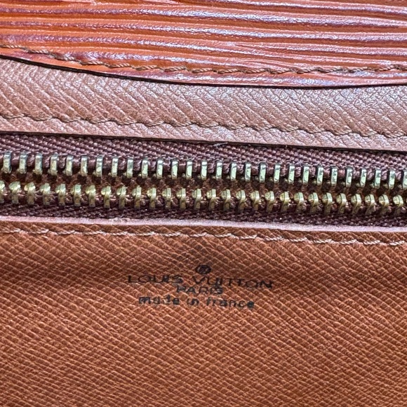 Authentic LOUIS VUITTON cognac epi leather pouch clutch with certificate - Picture 7 of 14